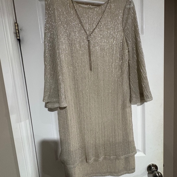 Dress - Picture 1 of 1